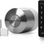 Nuki Smart Lock Pro – Incl. Keypad 1 & Door Sensor - Slim Deurslot met Wifi – Lock ‘n’ Go, Nachtmodes & Auto Unlock – Werkt met Google Home, Alexa & Apple Home – Zwart & Wit