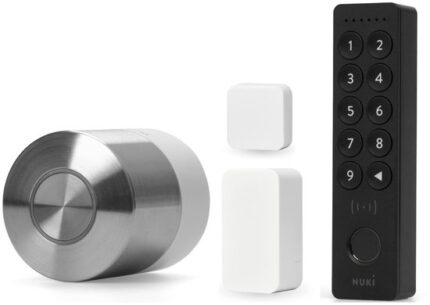 Nuki Smart Lock Pro – Incl. Keypad 2 NFC & Door Sensor - Slim Deurslot met Wifi – Lock ‘n’ Go, Nachtmodes & Auto Unlock - Voor Apple Home, Google & Alexa - RVS - Zwart & Wit